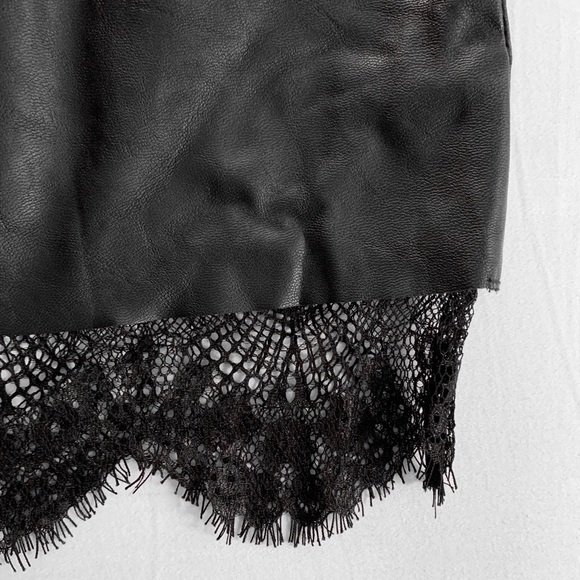 Leather pencil skirt with lace trim - Picture 2 of 5
